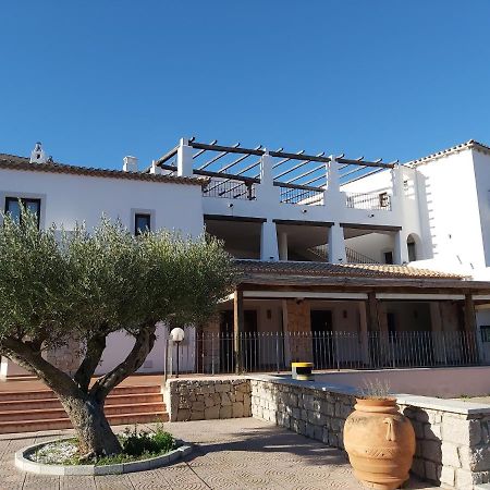 Hotel Il Faro Di Molara Loiri Porto San Paolo Exterior foto