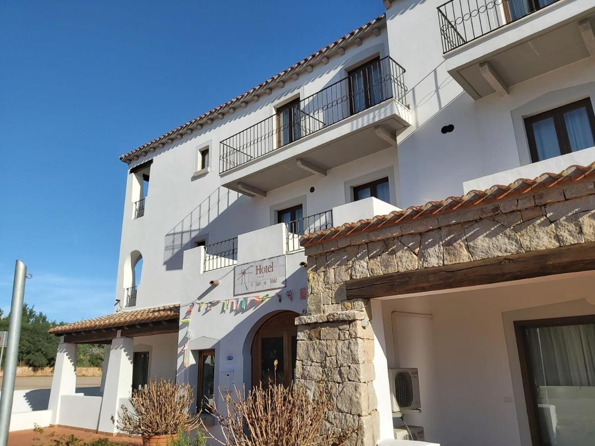 Hotel Il Faro Di Molara Loiri Porto San Paolo Exterior foto